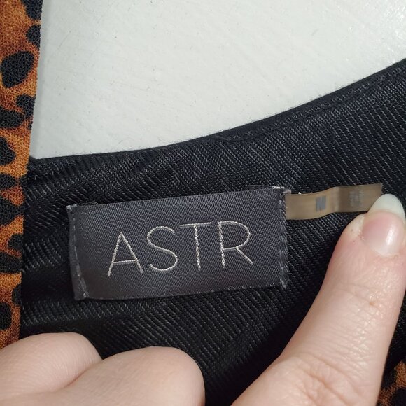 ASTR Brown Black Leopard V-Neck Sleeveless Bodycon Sexy Pin Up Wiggle Dress Sz M - Picture 3 of 6